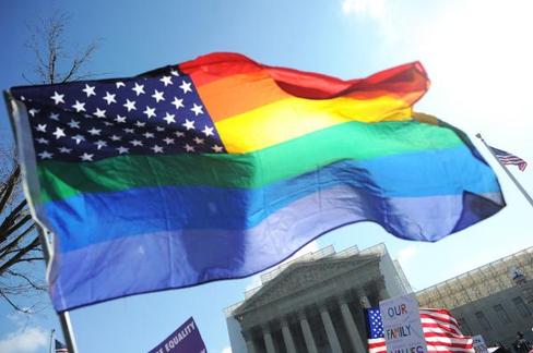 États-Unis : le lobby LGBT a déjà détourné un quart des jeunes Américains, et ce n’est malheureusement pas terminé !