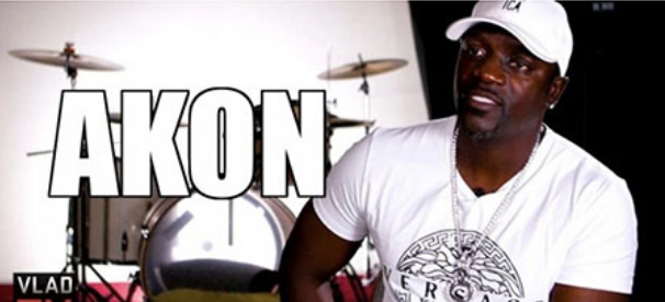Le chanteur de RNB Akon encourage les Afro-Américains à retourner en Afrique