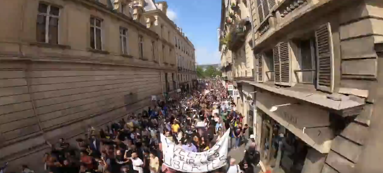 Manif anti-pass sanitaire de samedi dernier : Les 18 000 manifestants à Paris selon la Préfecture de Police étaient beaucoup plus nombreux, la preuve en images (VIDÉO)