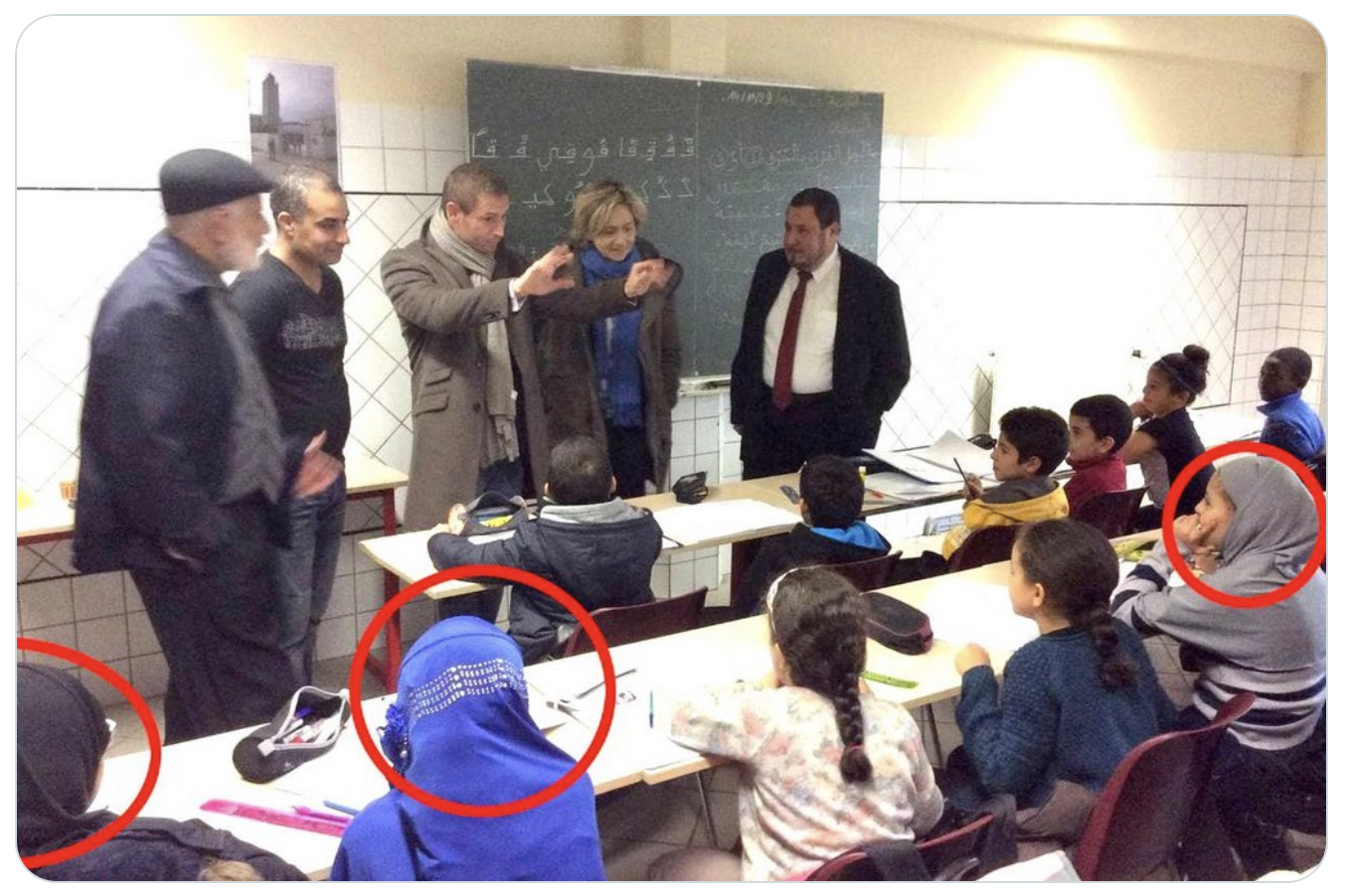 Quand Valérie Pécresse visitait tout-sourire une école coranique avec des fillettes voilée… (PHOTO)