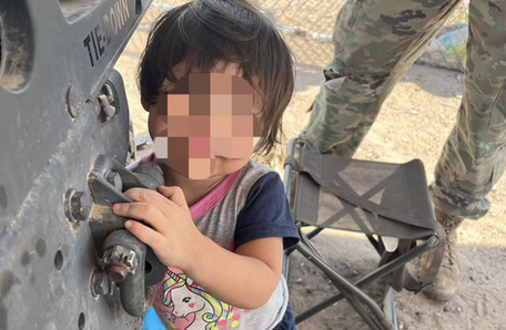 Quand des passeurs abandonnent une fillette de deux ans à la frontière américaine, les médias immigrationnistes aux abonnés absents